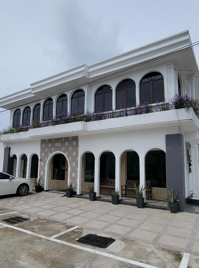 Hotel Shafura 3 Chukai Exterior photo